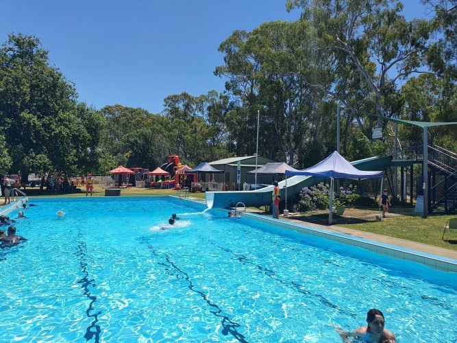 murchison swimming pool